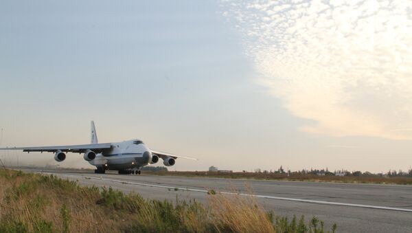 Russian transport plane Ruslan flies up at the Hmeymim base in Syria - Sputnik International