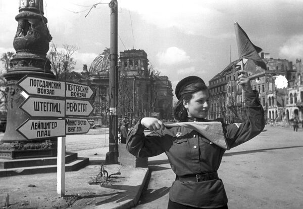 VE Day 75: Why Eisenhower Overruled the British and Let the Red Army Win the Race to Berlin in 1945 VE Day 75: Why Eisenhower Overruled the British and Let the Red Army Win the Race to Berlin in 1945 - Sputnik International