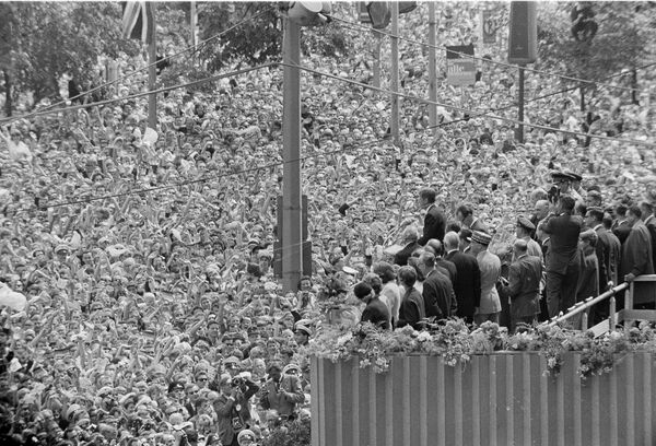A cheering crowd, estimated by police at more than a quarter of a million, fills the area beneath the podium at West Berlin's City Hall, where US President John F. Kennedy stands. His address to the City Hall crowd was one of the highlights of his June 26, 1963 visit to West Berlin, where he received one of the greatest receptions of his career. - Sputnik International