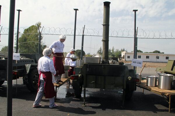 Mobile kitchens and a bakery at the Hmeymim airbase - Sputnik International