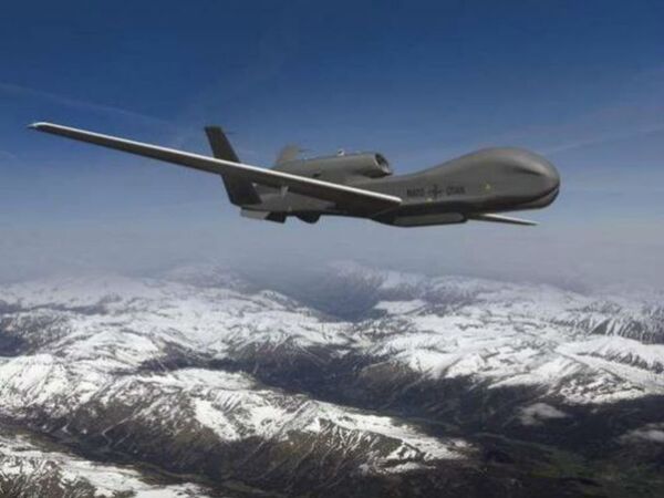 The US Air Force plans to replace Lockheed Martin’s infamous U-2 spy plane with Northrop Grumman’s RQ-4 Global Hawk. The US Air Force plans to replace Lockheed Martin’s infamous U-2 spy plane with Northrop Grumman’s RQ-4 Global Hawk. - Sputnik International