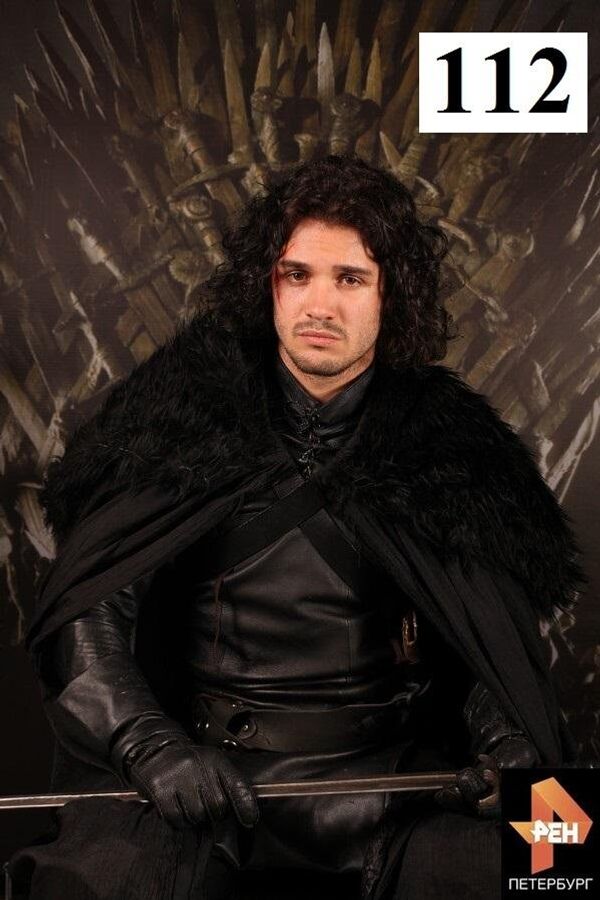 Mihail was cast as Jon Snow after winning 2,283 votes - Sputnik International