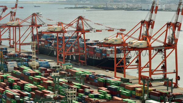 A general view of the cargo terminal area of Tokyo port on October 6, 2015 - Sputnik International