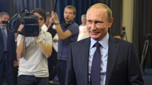 President Vladimir Putin meets with winners of the 2015 IWAS World Games - Sputnik International
