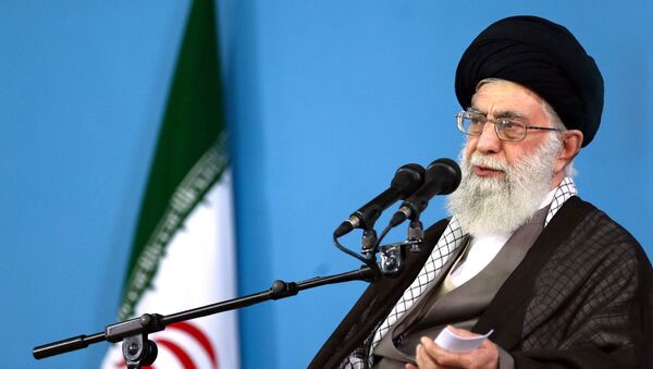 In this picture released by the official website of the office of the Iranian supreme leader, Supreme Leader Ayatollah Ali Khamenei delivers a speech during a meeting in Tehran, Wednesday, Sept. 9, 2015 - Sputnik International