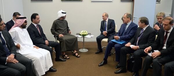 Vladimir Putin meets with Crown Prince of Abu Dhabi Mohammed bin Zayed Al Nahyan - Sputnik International