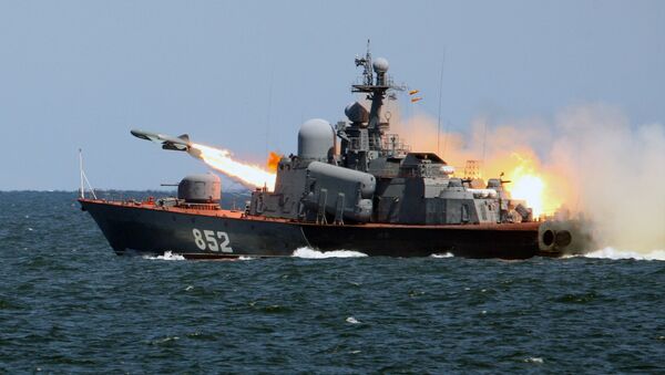 A Termit anti-ship cruise missile launched from the missile boat R-123 - Sputnik International