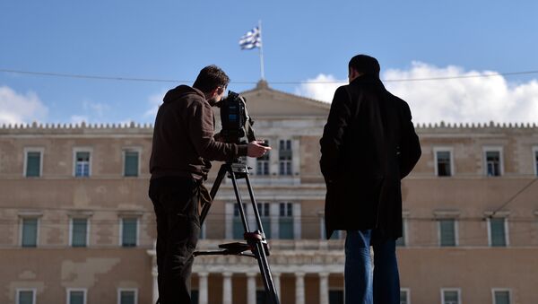 Foreign media film the greek parliament in Athens on January 26, 2015 - Sputnik International