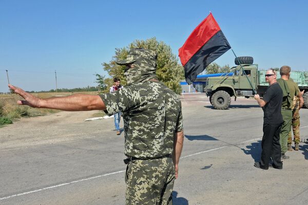 Activists block motorway near Chongar on border between Ukraine and Crimea - Sputnik International