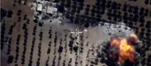 Death From Above! Russian Air Force Smashes ISIL Forces in Syria - Sputnik International