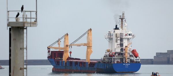 The BBC Shanghai cargo ship leaves the habour on October 15, 2015 in Cherbourg-Octeville. The vessel, whose security has been questioned, delivers nuclear waste back to Australia after its reprocessing in France - Sputnik International