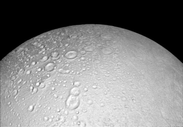 Craters Crowd the North of Enceladus - Sputnik International