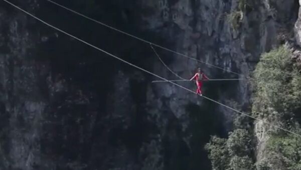 China: Drone captures stunning tightrope walk celebrating WWII victory - Sputnik International