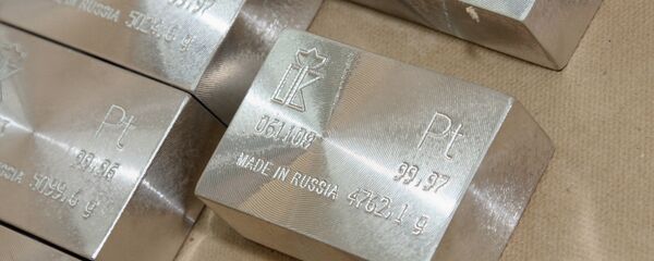 Platinum bar - finished produce of the Krastsvetmet non-ferrous metal plant, one of the world leaders of precious metal industry, based in Krasnoyarsk, Siberia - Sputnik International