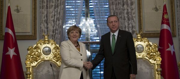 German Chancellor Angela Merkel (L) meets with Turkish President Tayyip Erdogan in Istanbul, Turkey, October 18, 2015. German Chancellor Angela Merkel (L) meets with Turkish President Tayyip Erdogan in Istanbul, Turkey, October 18, 2015. - Sputnik International