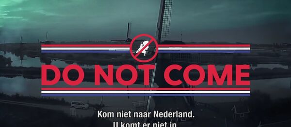 A Dutch satirical tv show has responded to the Danish government's ads urging would-be refugees not to come to Denmark, saying that refugees bound for the Netherlands should settle in Denmark instead. - Sputnik International