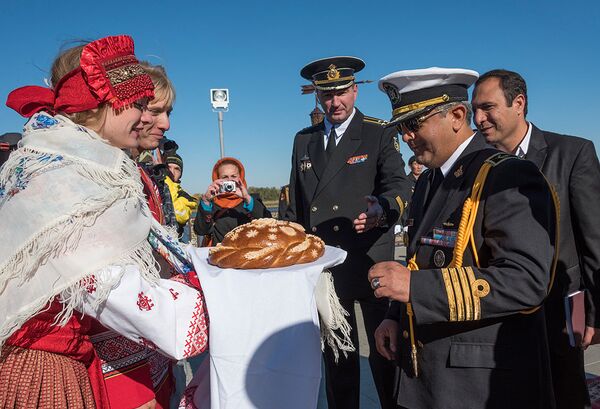 Iranian sailors are greeted on their arrival in Astrakhan Iranian sailors are greeted on their arrival in Astrakhan - Sputnik International