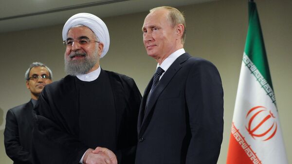 President of Russia Vladimir Putin, right, and President of the Islamic Republic of Iran Hassan Rouhani - Sputnik International