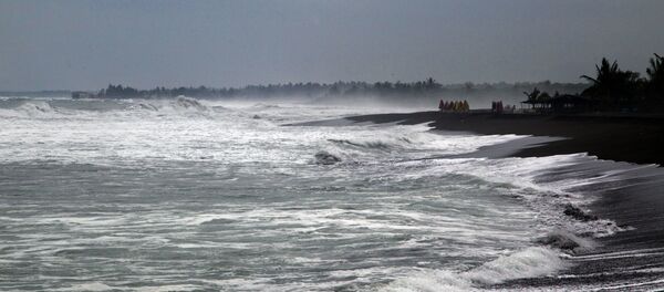 Waves break on the beach in Boca de Pascuales, Colima State, Mexico, on October 22, 2015 Waves break on the beach in Boca de Pascuales, Colima State, Mexico, on October 22, 2015 - Sputnik International