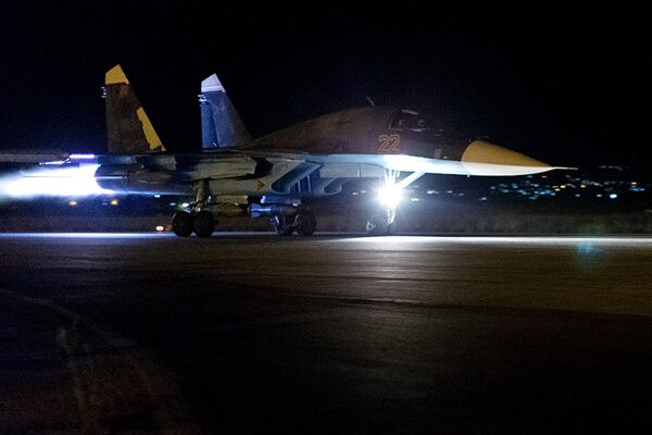 Terror That Keeps ISIL Awake: Russian Aircraft Night Sorties in Syria - Sputnik International