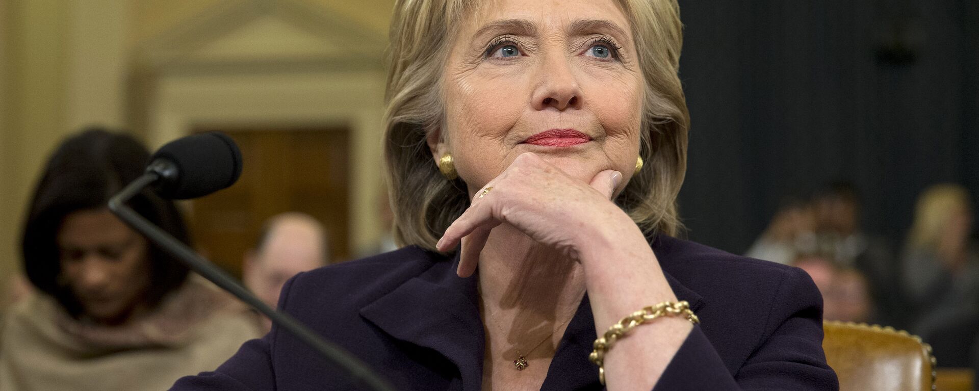 Democratic presidential candidate and former Secretary of State Hillary Rodham Clinton, listens as she testifies on Capitol Hill in Washington, Thursday, Oct. 22, 2015, before the House Select Committee on Benghazi - Sputnik International, 1920, 23.11.2016