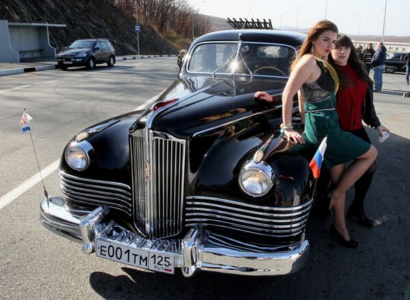 Russia's Motorist Day: Vintage Car Rally in Vladivostok - Sputnik International