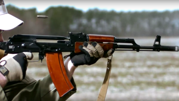 Kalashnikov in slow-motion - Sputnik International