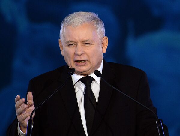 Jaroslaw Kaczynski leader of the opposition Law and Justice party in this weekend's general elections speaks at a party convention in Warsaw - Sputnik International