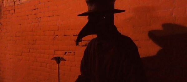 Plague Doctor Scare Prank Plague Doctor Scare Prank - Sputnik International