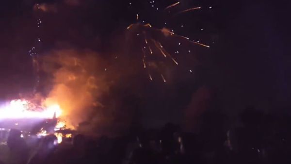 Fireworks Go Off in House Fire - Sputnik International