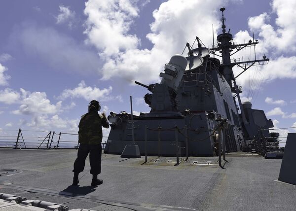SOUTH CHINA SEA (Sept. 16, 2015) Gunner’s Mate Seaman Brenda Algado from Dallas, Texas observes a live-fire exercise with a close-in weapon system (CWIS) aboard the Arleigh Burke-class guided-missile destroyer USS Lassen (DDG 82) SOUTH CHINA SEA (Sept. 16, 2015) Gunner’s Mate Seaman Brenda Algado from Dallas, Texas observes a live-fire exercise with a close-in weapon system (CWIS) aboard the Arleigh Burke-class guided-missile destroyer USS Lassen (DDG 82) - Sputnik International