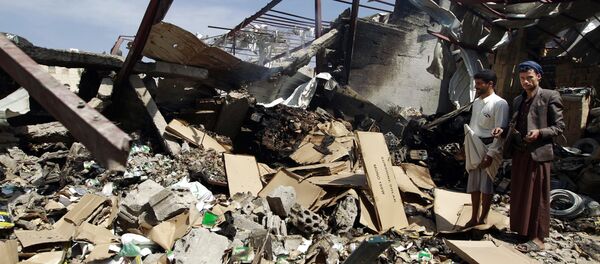 Workers inspect the rubble of a food storage warehouse destroyed by a Saudi-led airstrike in Sanaa, Yemen, Monday, Oct. 26, 2015 Workers inspect the rubble of a food storage warehouse destroyed by a Saudi-led airstrike in Sanaa, Yemen, Monday, Oct. 26, 2015 - Sputnik International