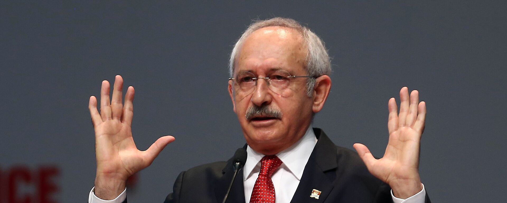 Kemal Kilicdaroglu, leader of Turkey's main opposition Republican People's Party (CHP), delivers a speech during a party meeting in Ankara on September 30, 2015 - Sputnik International, 1920, 13.05.2023