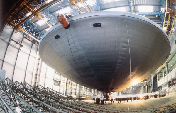 Rossiya airship in a workshop Rossiya airship in a workshop - Sputnik International