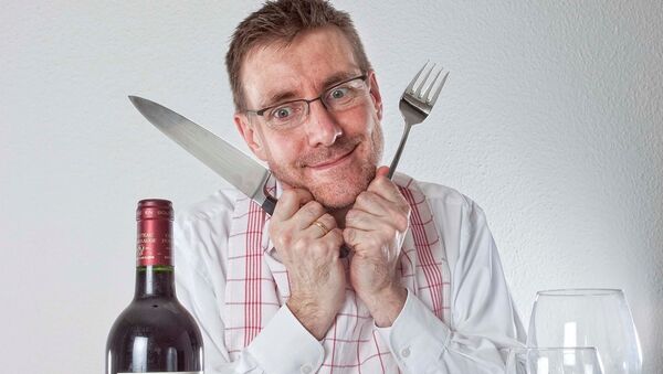 A man posing as a food critic - Sputnik International