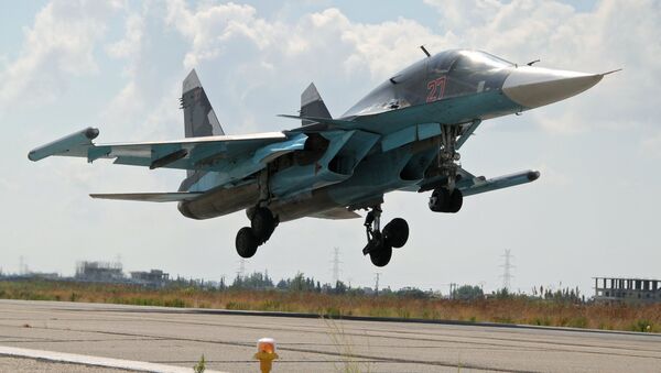 Russian Su-34 fullback bomber jet lands at Latakia airport, Syria - Sputnik International