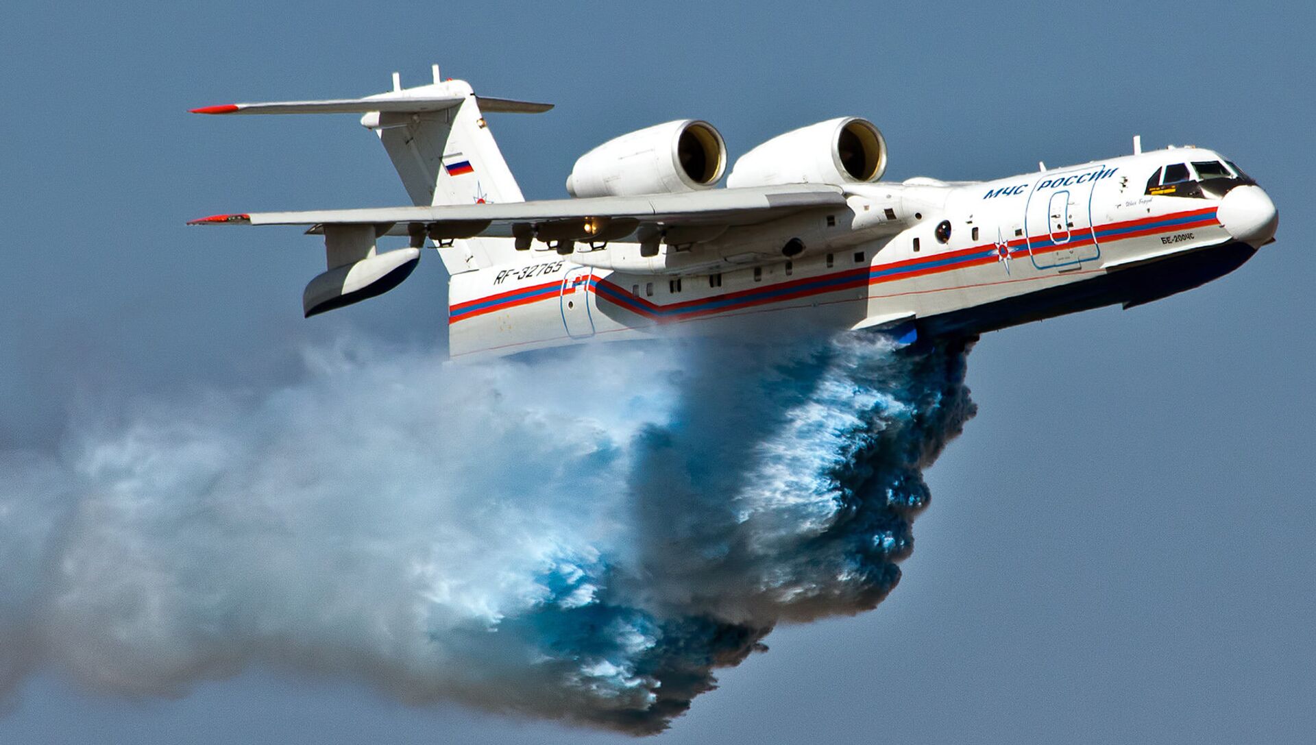 Beriev Be-200 watershow 