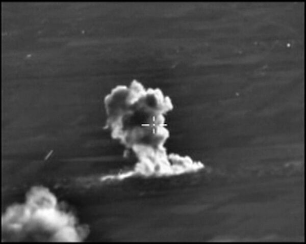 Russian Air Force jets conduct a pinpoint strike with a BETAB-500 bunker-busting bomb on engineering facilities of the Islamic State in Aleppo Governorate - Sputnik International