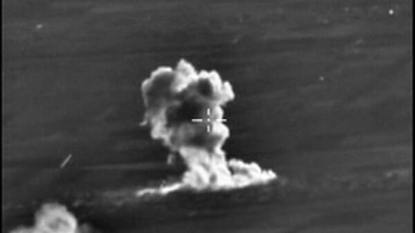 Russian Air Force jets conduct a pinpoint strike with a BETAB-500 bunker-busting bomb - Sputnik International