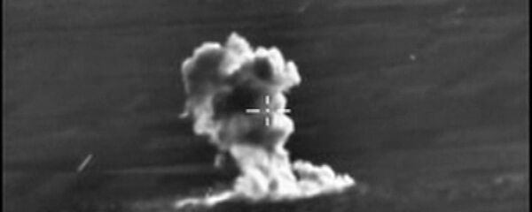 Russian Air Force jets conduct a pinpoint strike with a BETAB-500 bunker-busting bomb on engineering facilities of the Islamic State in Aleppo Governorate - Sputnik International