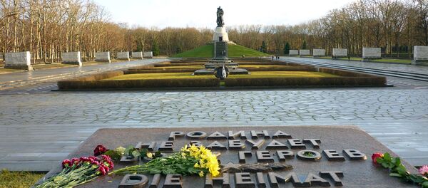 Treptower Park's Soviet Memorial in Berlin - Sputnik International