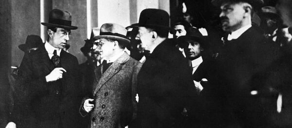 Members of the RSFSR delegation at the Genoa conference Members of the RSFSR delegation at the Genoa conference - Sputnik International