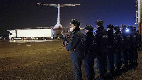 Russian EMERCOM aircraft delivers bodies of Airbus A321 crash victims to St. Petersburg - Sputnik International