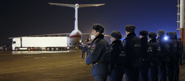 Russian EMERCOM aircraft delivers bodies of Airbus A321 crash victims to St. Petersburg - Sputnik International