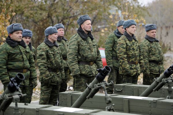 Donetsk units have delivered nine 82mm-caliber mortars to the site of their further storage in the neighborhood of Illovaisk. Under the Minsk accords, the Donetsk People's Republic has accomplished its under-100mm-caliber artillery withdrawal from the contact line Donetsk units have delivered nine 82mm-caliber mortars to the site of their further storage in the neighborhood of Illovaisk. Under the Minsk accords, the Donetsk People's Republic has accomplished its under-100mm-caliber artillery withdrawal from the contact line - Sputnik International