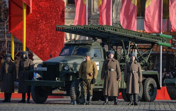 Remembering the Heroes: 74th Anniversary of 1941 Military Parade in Moscow - Sputnik International
