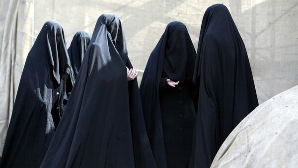 Turkish Shiite women stand during the Ashura ceremony, Halkali, in Istanbul - Sputnik International