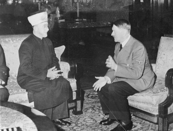 Haj Amin al-Husseini and Adolf Hitler on 28 November 1941 Haj Amin al-Husseini and Adolf Hitler on 28 November 1941 - Sputnik International