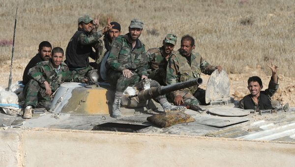 Soldiers of the Syrian Arab Army at fighting positions 20 kilometers from the city of Palmira - Sputnik International