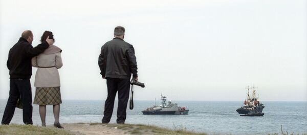 Ukraine's missile boat Priluki and tanker Fastov leave maritime port - Sputnik International